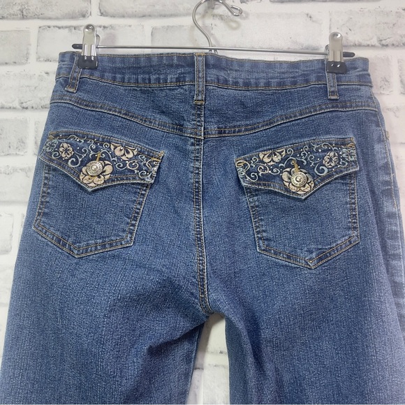 COS Embroidered Cuffed Crop 5 Pocket Jeans 6 - Picture 4 of 9